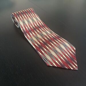 Ferrell Reed red patterned 100% Italian silk men's handmade tie 57 3/4" X 4 “